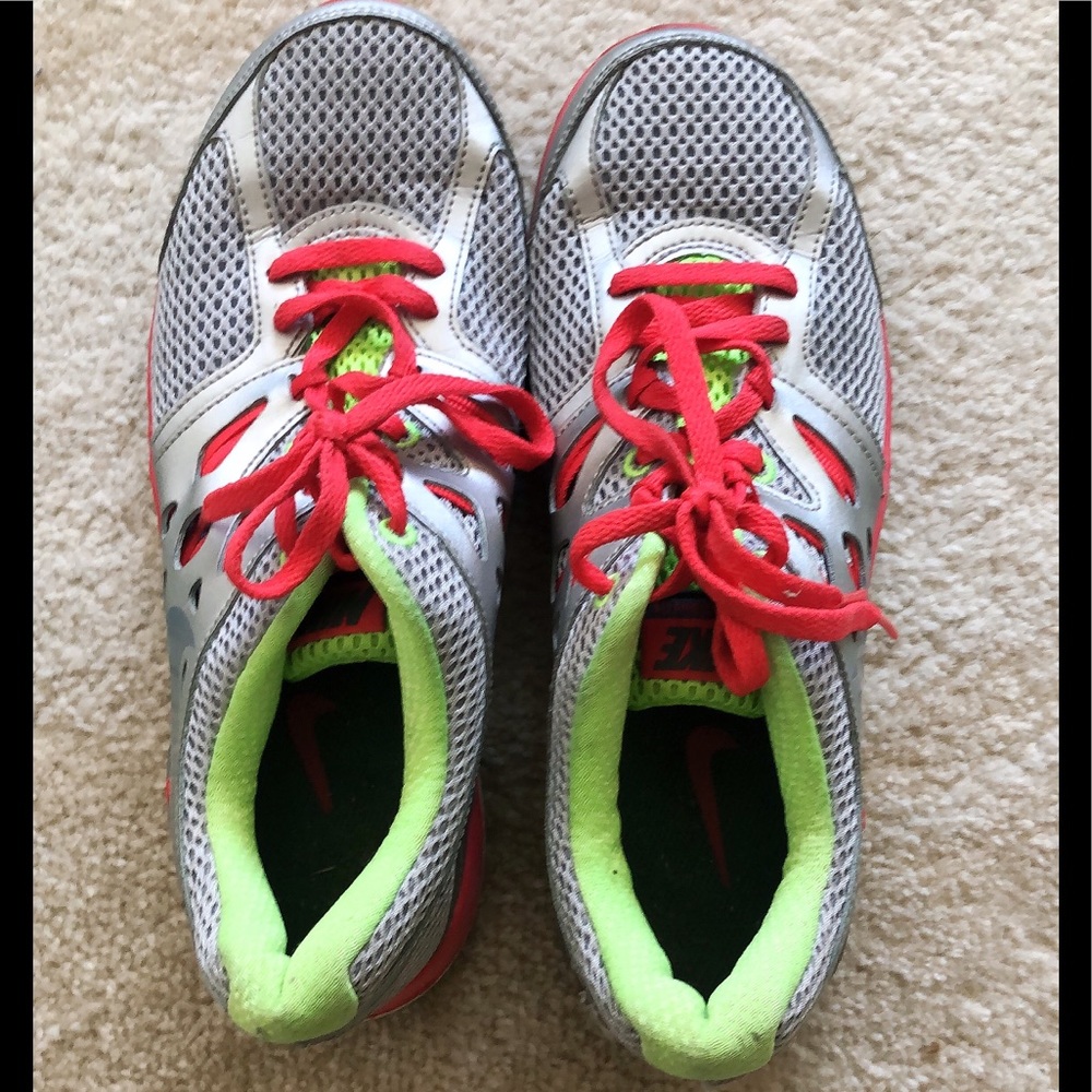 Nike Dual Fusion sneakers